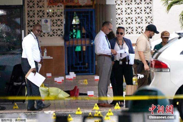 當(dāng)?shù)貢r間5月30日凌晨，位于美國佛羅里達州東南部的邁阿密戴德縣發(fā)生大規(guī)模槍擊事件，造成2人死亡、20多人受傷。圖為槍擊案現(xiàn)場。