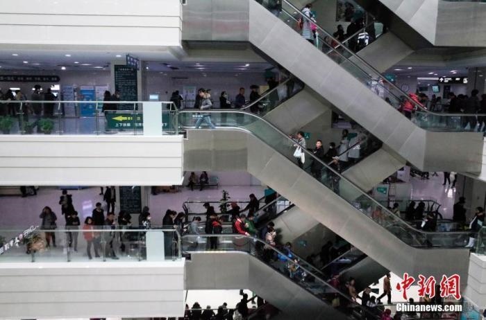 資料圖：某醫(yī)院門診樓。 <a target='_blank' href='/'>中新社</a>記者 殷立勤 攝
