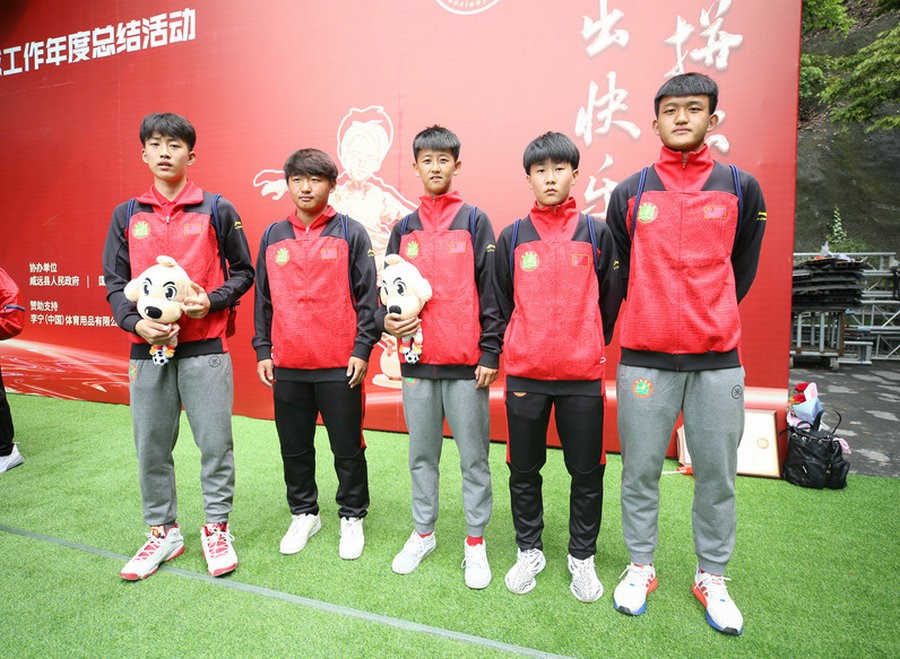 1620382004529149.jpg 3.內(nèi)蒙古入選校園足球國家隊(duì)部分隊(duì)員合影.jpg