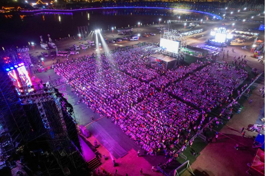 “如七而遇 相思烏?！边@場(chǎng)七夕主題音樂會(huì)甜出圈137.png