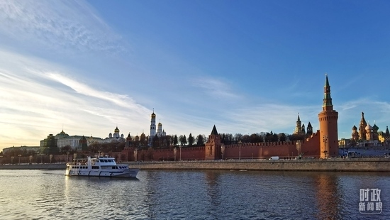 △坐落在莫斯科河畔的克里姆林宮。（總臺央視記者郭鴻拍攝）
