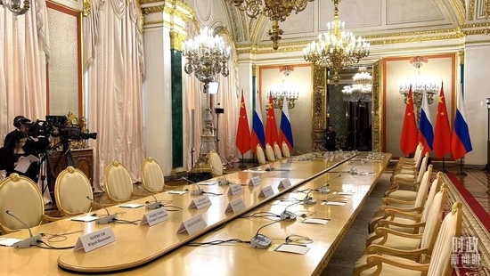 △習(xí)主席和普京總統(tǒng)舉行小范圍會談的會場。（總臺央視記者程鋮拍攝）