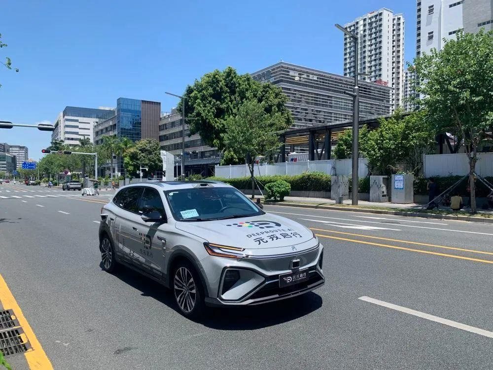 △自動駕駛汽車在河套深港科技創(chuàng)新合作區(qū)開展道路測試。