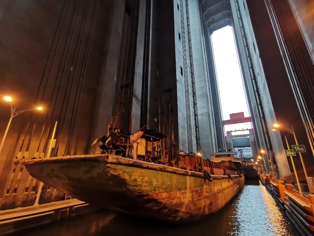 向家壩升船機船廂。鄭慶攝