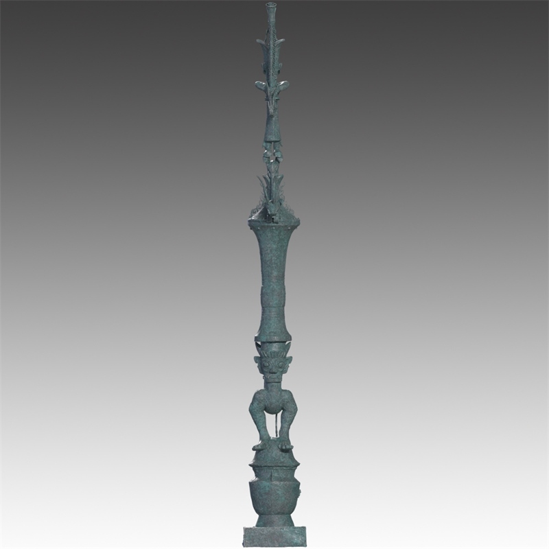 銅罍座倒立鳥足頂尊神像。四川省文物考古研究院供圖