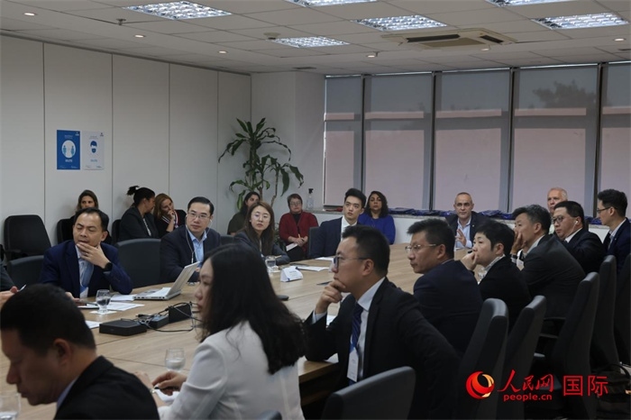 與會代表參與座談交流。（人民網(wǎng)記者 時元皓攝）