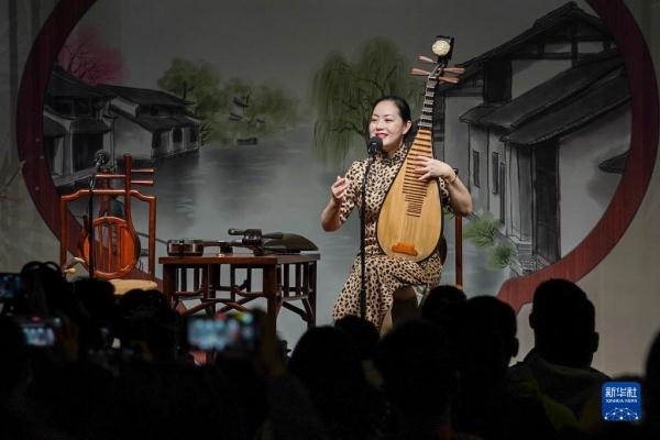 鏡觀中國(guó)丨雙面“繡”姑蘇