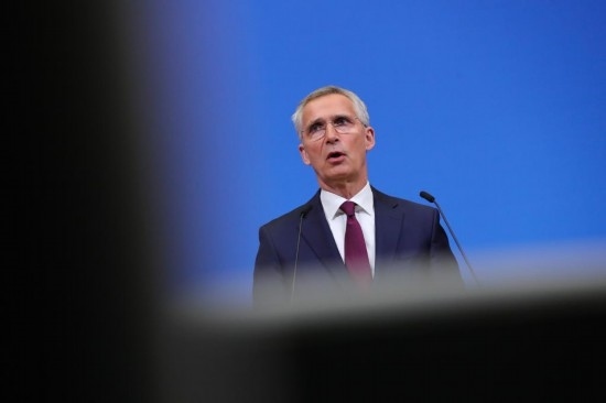 7月6日，在比利時布魯塞爾的北約總部，北約秘書長斯托爾滕貝格在會議后召開新聞發(fā)布會。新華社記者鄭煥松攝