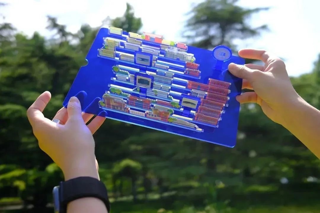 北京工業(yè)大學(xué)新版錄取通知書(shū)。校方供圖