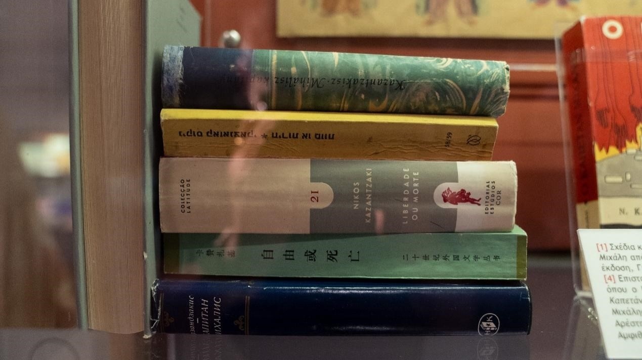 《自由或死亡》是卡贊扎基斯第一部被翻譯成中文的作品，希臘名為《米卡尼船長》，“米卡尼”正是他父親的名字。人民網(wǎng)記者 葛泰佚攝