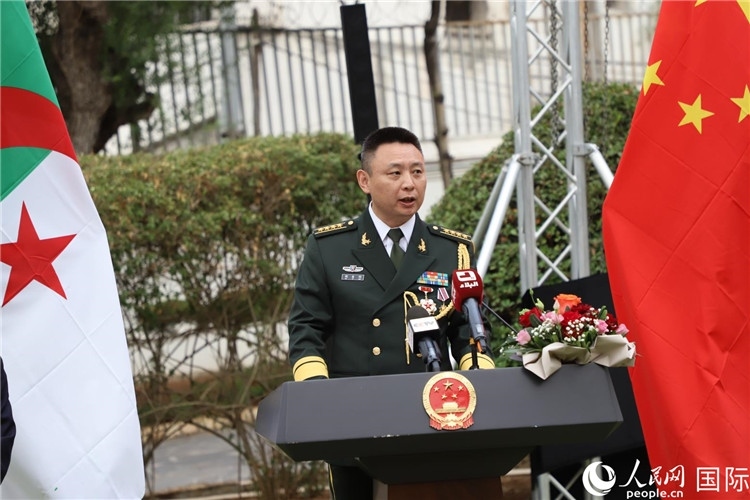 圖為胡璽鈞武官致辭。人民網(wǎng)記者 王傳寶攝