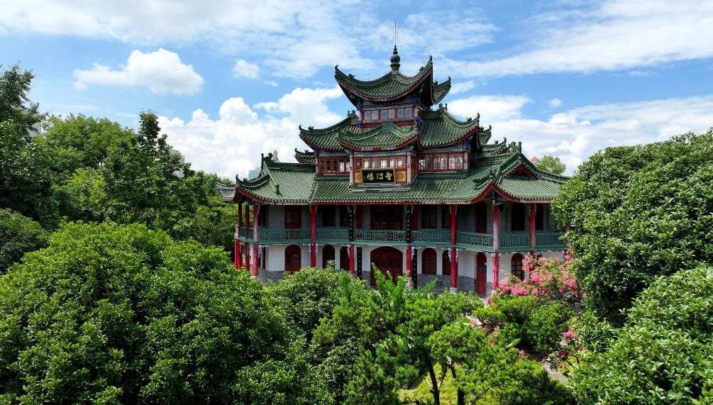 近日拍攝的陜西省漢中市博物館望江樓。新華社記者 劉瀟 攝