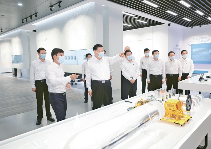 2023年7月5日至7日，中共中央總書記、國家主席、中央軍委主席習近平在江蘇考察。這是5日下午，習近平在蘇州工業(yè)園區(qū)考察。 新華社記者 鞠鵬/攝