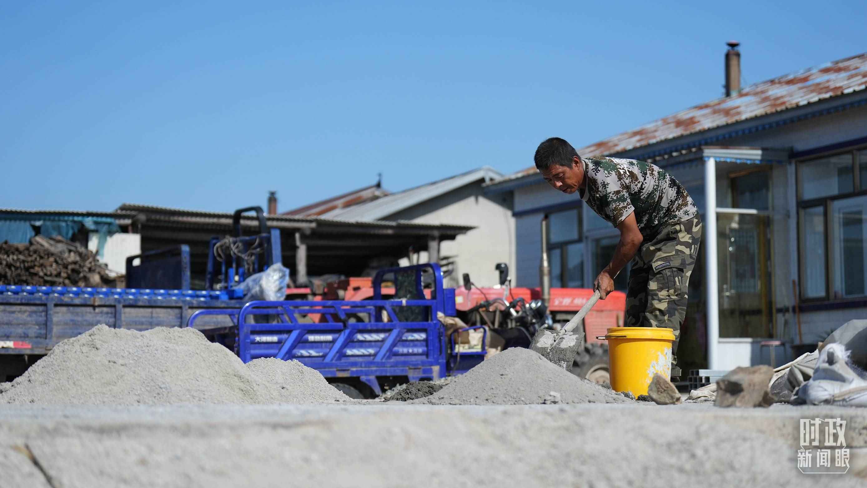 △龍王廟村的災后恢復重建正加緊推進。（總臺國廣記者李晉拍攝）