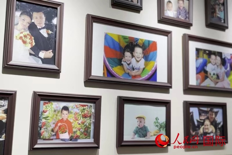 照片墻記錄每個幸福的瞬間。 人民網(wǎng) 皇甫萬里攝