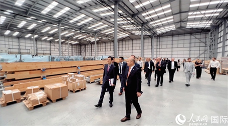 圖為旗艦倉現(xiàn)場。人民網(wǎng) 郭錦標攝