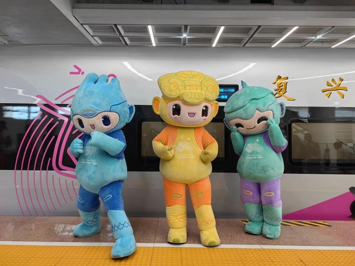 復(fù)興號亞運(yùn)智能動車組列車車廂。上海鐵路局融媒體中心供圖