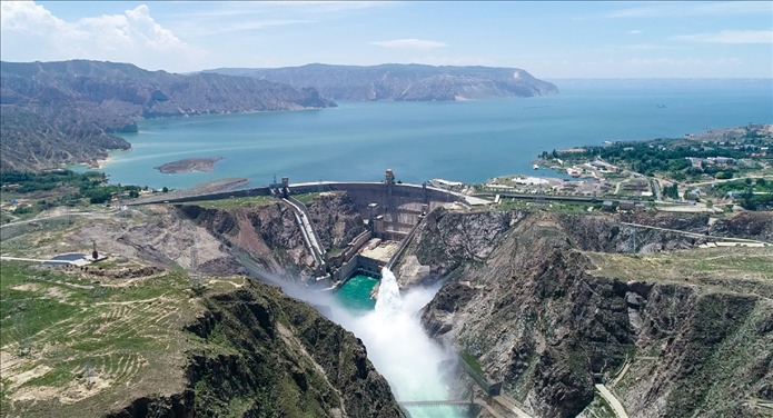 龍羊峽水電站開閘放水。國家電投黃河公司供圖