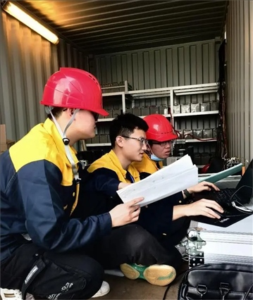 △2022年，長征十一號運(yùn)載火箭在我國黃海以“一箭五星”方式成功發(fā)射。哈爾濱工程大學(xué)船海結(jié)構(gòu)物安全與舒適性團(tuán)隊(duì)為發(fā)射船進(jìn)行結(jié)構(gòu)動態(tài)監(jiān)測。