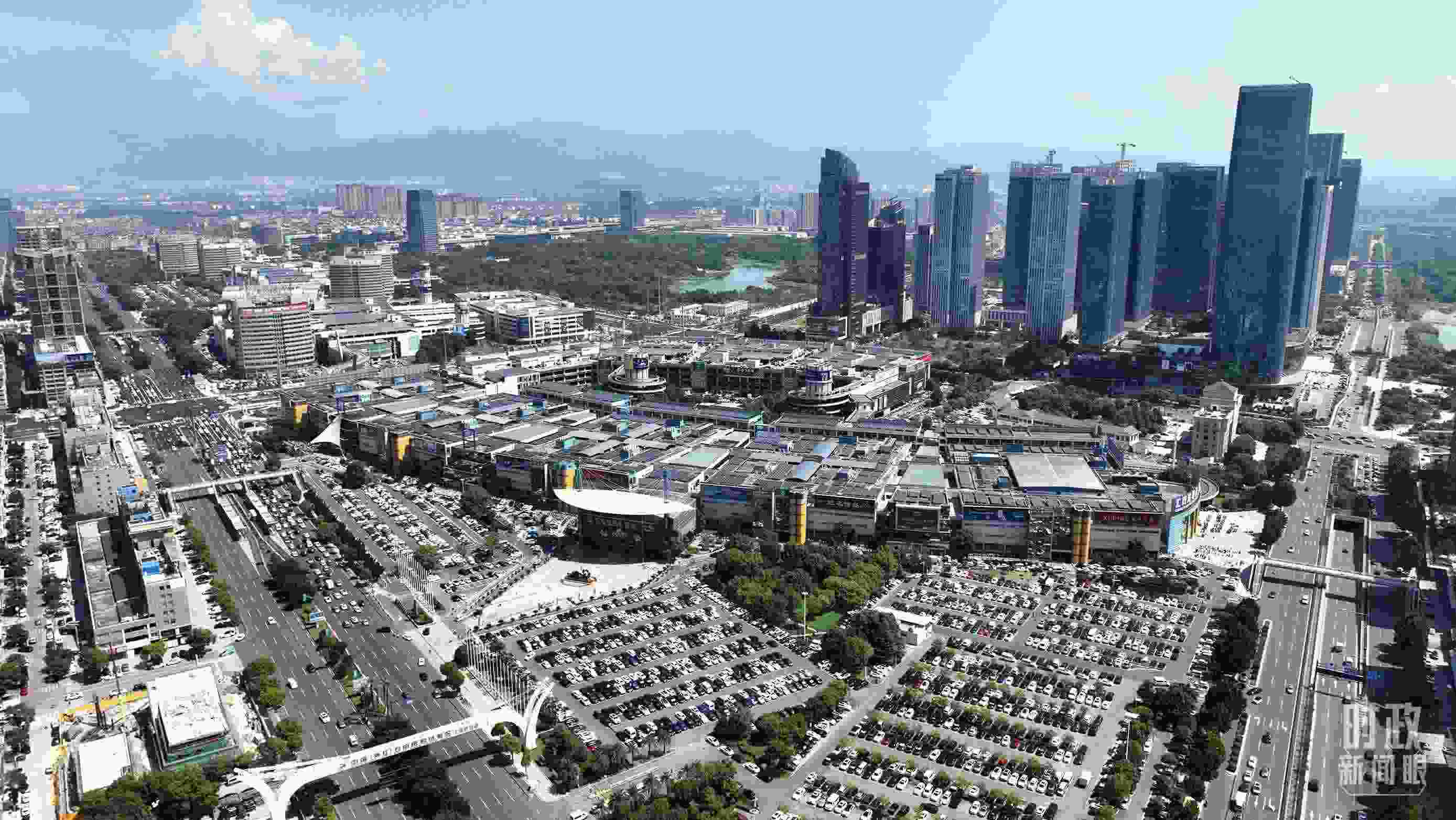 △義烏國際商貿(mào)城航拍。（總臺央視記者羅瀟拍攝）