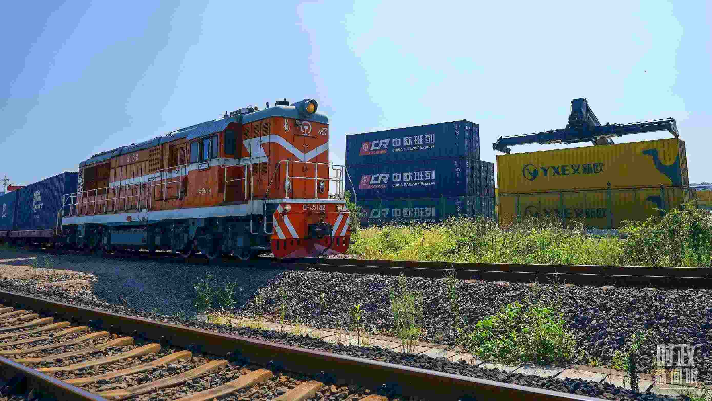 △“義新歐”先后開通了18條點對點的班列主線，業(yè)務(wù)范圍輻射50多個國家和160多個城市。（總臺國廣記者李晉拍攝）