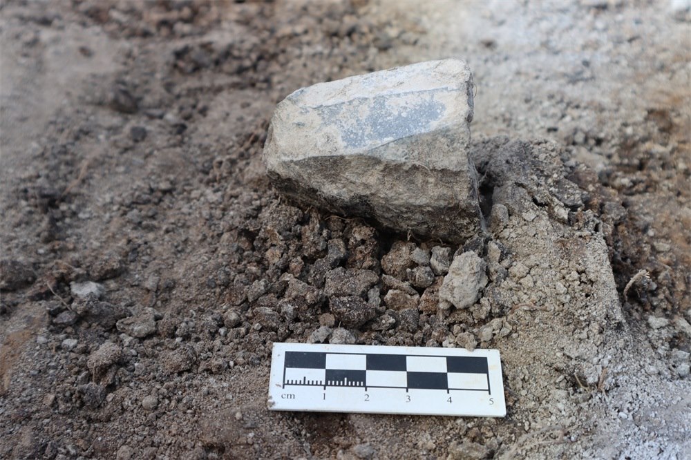 石葉石核出土場(chǎng)景。國家文物局供圖