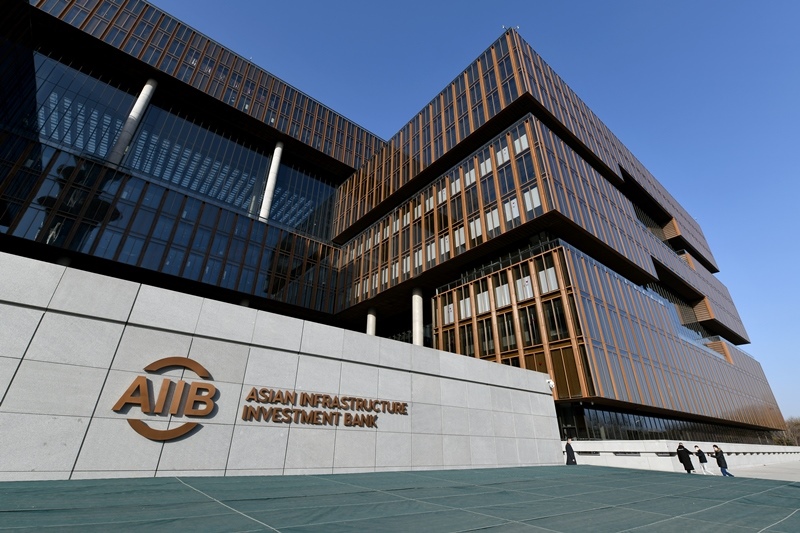 這是位于北京朝陽(yáng)區(qū)的亞洲基礎(chǔ)設(shè)施投資銀行總部大樓。