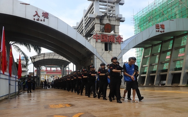 移交現場。公安部供圖