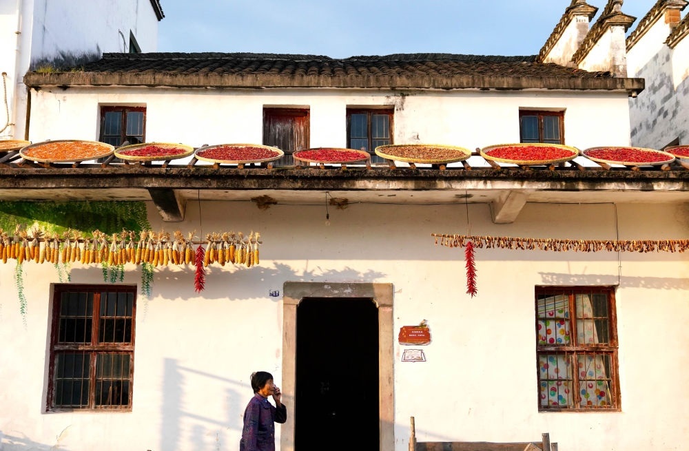 婺源縣王村石門(mén)自然村一角（2023年10月11日攝）。