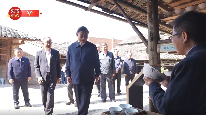 2023年10月11日，習(xí)近平在江西景德鎮(zhèn)考察。（視頻截圖）