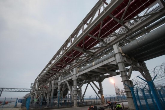 這是2018年8月8日在俄羅斯薩別塔拍攝的中俄亞馬爾項目輸氣管道。（新華社記者吳壯攝）