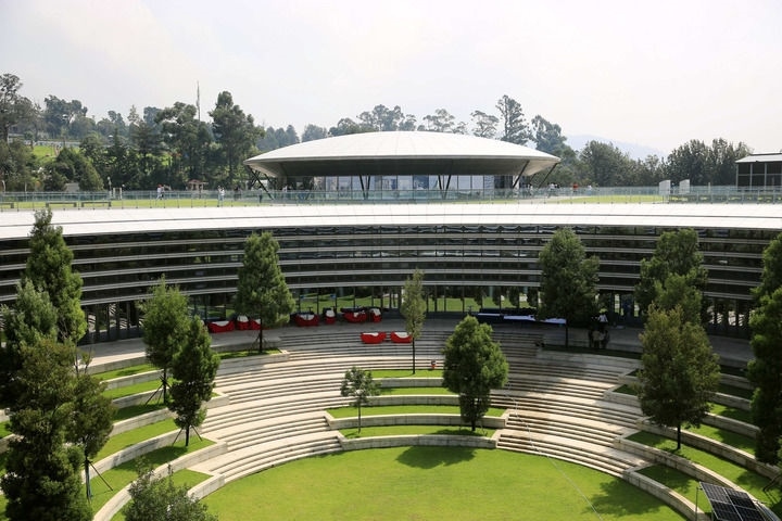 這是在埃塞俄比亞首都亞的斯亞貝巴拍攝的河岸綠色發(fā)展項目設(shè)施之一科技博物館（9月16日攝）。新華社記者 汪平 攝