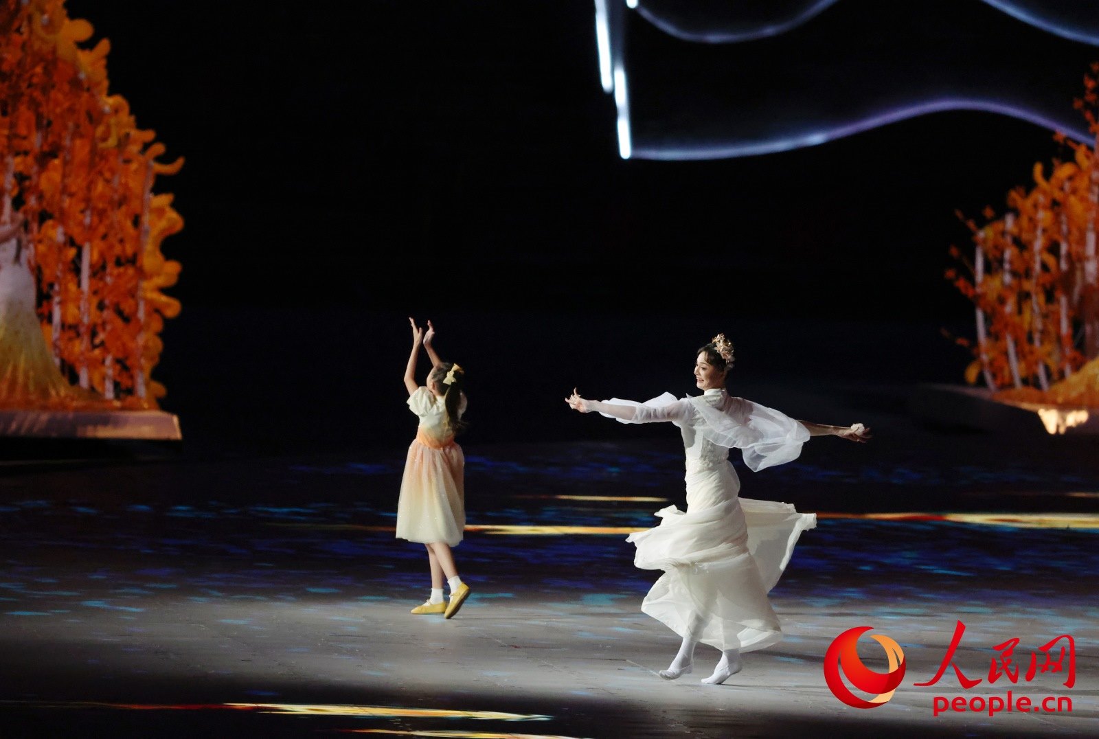 開幕式現(xiàn)場(chǎng)。人民網(wǎng) 周靜圓攝