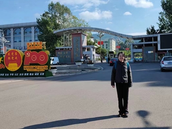 北京交通大學(xué)退休教師李唐軍在西昌學(xué)院。校方供圖