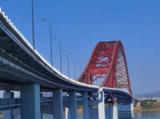 清水塘大橋側(cè)面。本報(bào)記者 常雯宜攝