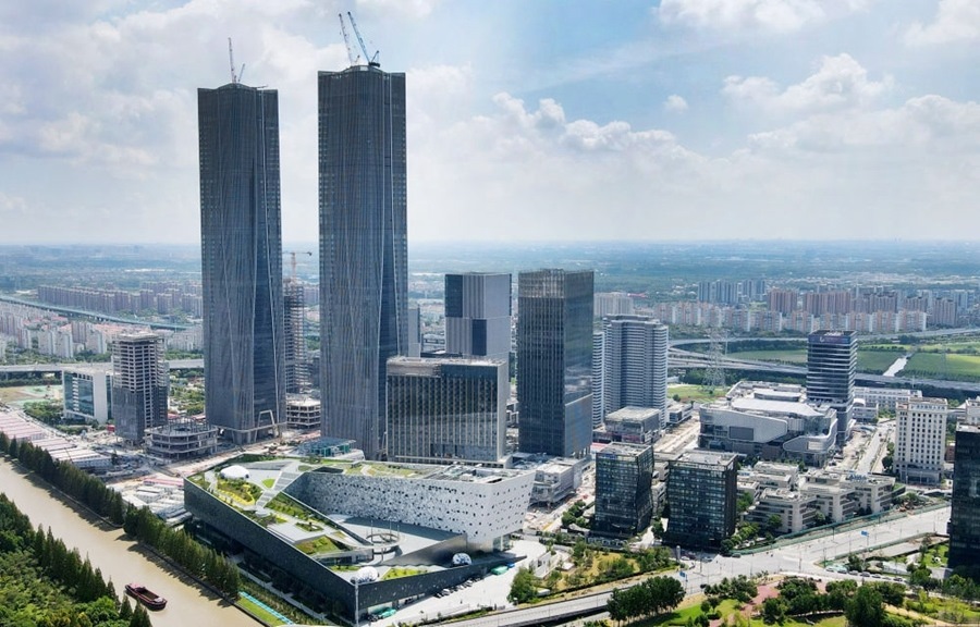 位于上海浦東新區(qū)的張江科學(xué)會(huì)堂（前）（2023年9月10日攝，無(wú)人機(jī)照片）。