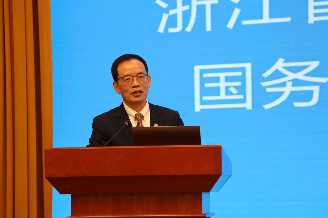 浙江省區(qū)域國(guó)別與國(guó)際傳播研究智庫(kù)聯(lián)盟首席專家、浙江師范大學(xué)非洲區(qū)域國(guó)別學(xué)學(xué)部學(xué)術(shù)委員會(huì)常務(wù)副主任劉鴻武致辭。主辦方供圖