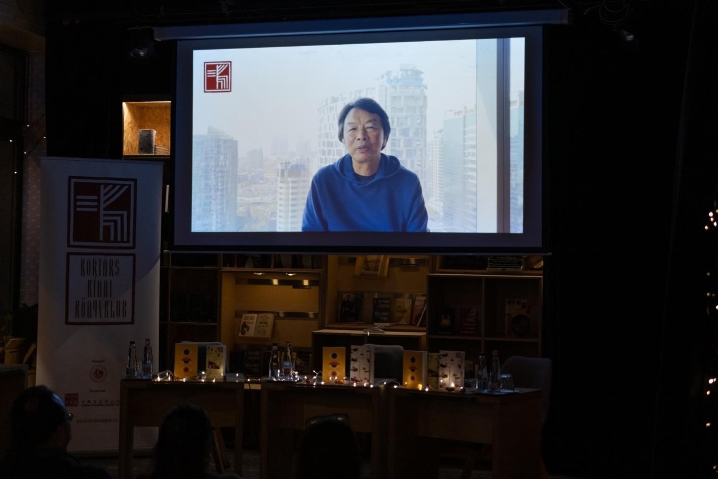 劉震云通過(guò)視頻介紹小說(shuō)。摩爾多瓦尼·巴爾納巴斯攝