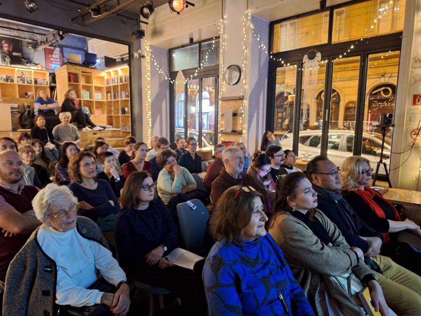 活動(dòng)吸引了40余位當(dāng)?shù)厥忻駞⑴c。摩爾多瓦尼·巴爾納巴斯攝