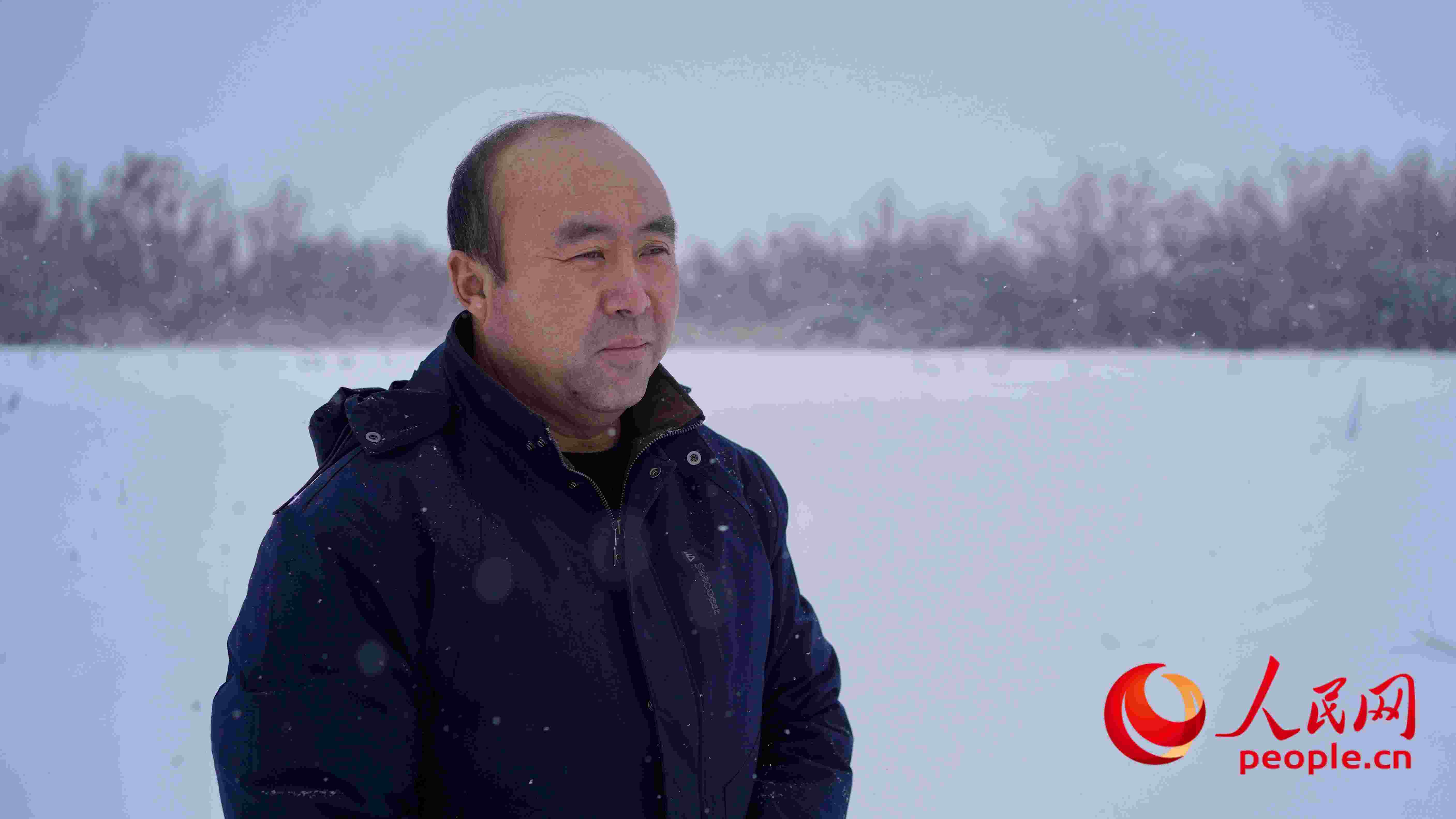 馬曉華回憶當(dāng)年和父親一起種樹(shù)的情形，滿是懷念。人民網(wǎng) 周靜圓攝