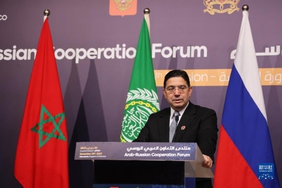 12月20日，在摩洛哥南部城市馬拉喀什舉行的第六屆阿拉伯-俄羅斯合作論壇主議程結(jié)束后，摩洛哥外交大臣布里達在記者會上講話。新華社記者霍晶攝