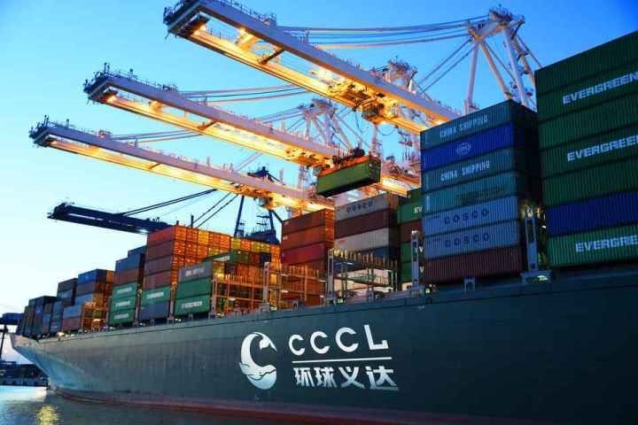 義烏商城集團(tuán)打造的國(guó)際物流平臺(tái)“環(huán)球義達(dá)”，為外貿(mào)企業(yè)提供各類物流資源信息。義烏市委宣傳部供圖