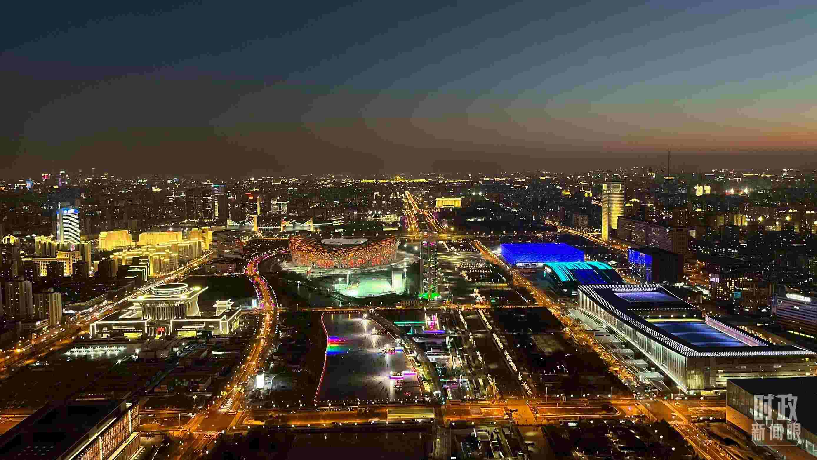 △2023年12月31日，從北京奧林匹克塔俯拍北京城區(qū)。（總臺(tái)央視記者金雨秋拍攝）