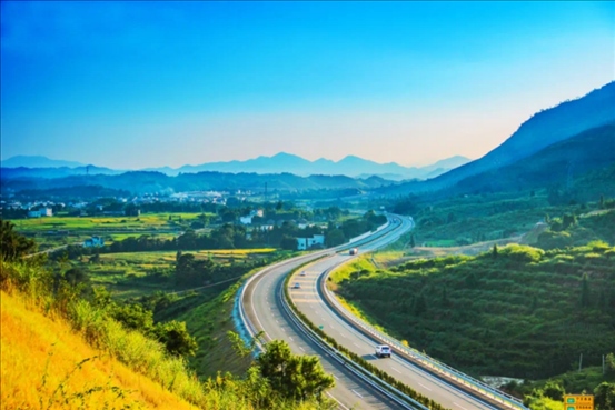 農(nóng)村公路讓老百姓出行變得更便捷。受訪方供圖