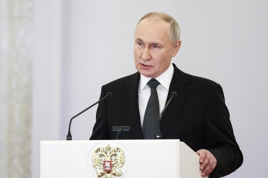 2023年12月8日，俄羅斯總統(tǒng)普京在莫斯科克里姆林宮出席“祖國英雄日”慶祝儀式。新華社/塔斯社