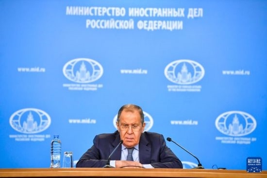 1月18日，在俄羅斯首都莫斯科，俄羅斯外長拉夫羅夫回答記者提問。新華社發(fā)（亞歷山大攝）