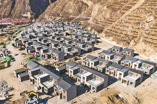 1月16日，門頭溝區(qū)齋堂鎮(zhèn)沿河口村，即將進(jìn)入內(nèi)部裝修環(huán)節(jié)的異地安置項(xiàng)目建設(shè)現(xiàn)場。