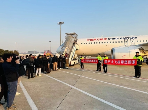 2024春運第一天，東航4架C919大飛機全部投入商業(yè)運營。東航供圖