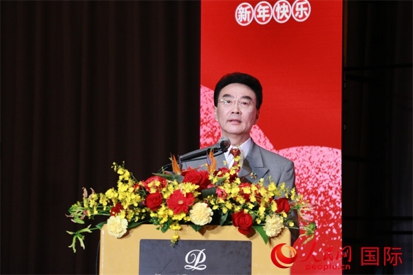 在日中國企業(yè)協(xié)會(huì)會(huì)長王家馴致辭。人民網(wǎng) 許可攝