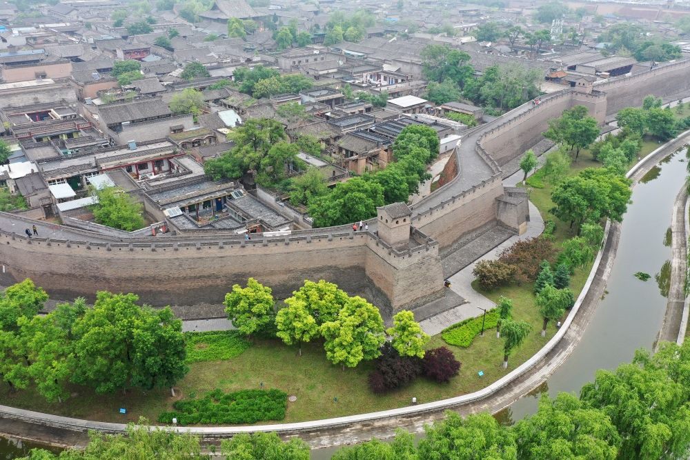 平遙古城一角（2023年5月30日攝，無人機(jī)照片）。新華社記者 詹彥 攝